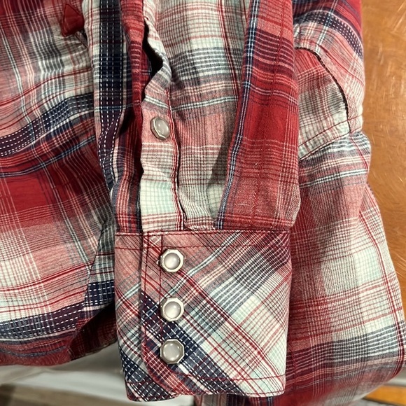 Ariat women’s plaid pearl snap button down western shirt size Medium - Picture 6 of 12